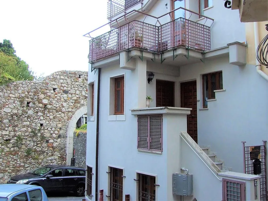 La Petite Maison Apartment Taormina 0*,